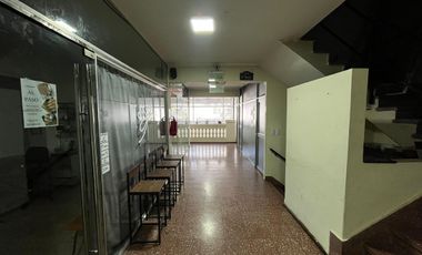 SE VENDE GRAN LOCAL EN EL CENTRO DE SANTA FE