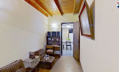 CASA 3 AMBIENTES CON COCHERA PATIO SARANDI VENTA