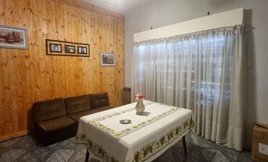 CASA 3 AMBIENTES CON COCHERA PATIO SARANDI VENTA