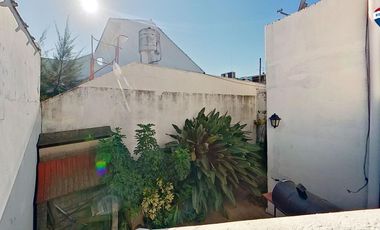 CASA 3 AMBIENTES CON COCHERA PATIO SARANDI VENTA