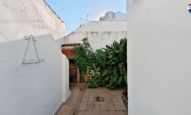 CASA 3 AMBIENTES CON COCHERA PATIO SARANDI VENTA