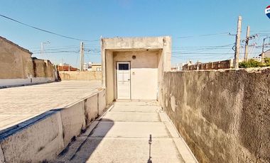 CASA 3 AMBIENTES CON COCHERA PATIO SARANDI VENTA