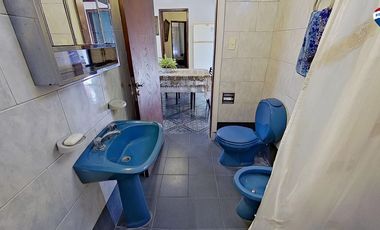 CASA 3 AMBIENTES CON COCHERA PATIO SARANDI VENTA