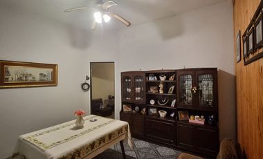 CASA 3 AMBIENTES CON COCHERA PATIO SARANDI VENTA