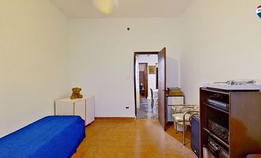CASA 3 AMBIENTES CON COCHERA PATIO SARANDI VENTA