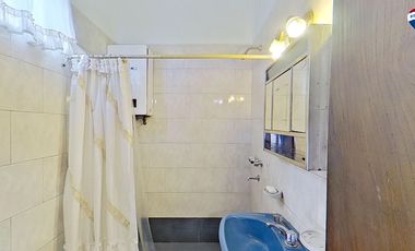 CASA 3 AMBIENTES CON COCHERA PATIO SARANDI VENTA