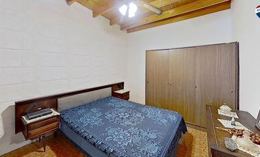 CASA 3 AMBIENTES CON COCHERA PATIO SARANDI VENTA