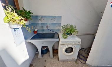 CASA 3 AMBIENTES CON COCHERA PATIO SARANDI VENTA