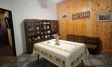 CASA 3 AMBIENTES CON COCHERA PATIO SARANDI VENTA