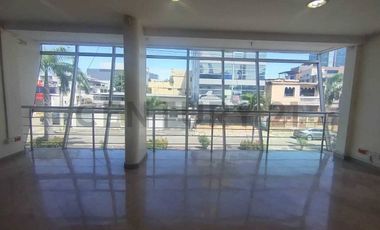 Alquiler de Edificio Comercial Corporativo Premium en Kennedy Norte ALEs
