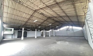 Amplia bodega en alquiler – Km 7 ½ Vía a Daule