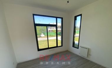 CASA 4 AMBIENTES EVERLINKS CLUB Y GOLF LUJAN