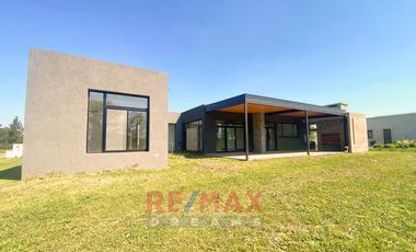 CASA 4 AMBIENTES EVERLINKS CLUB Y GOLF LUJAN