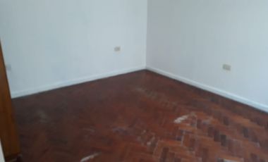 Departamento Tipo Casa en alquiler en Lanus Este
