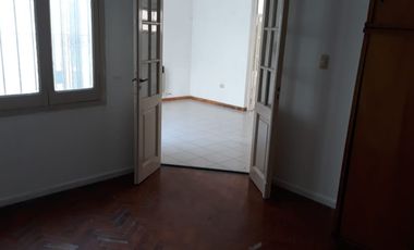 Departamento Tipo Casa en alquiler en Lanus Este