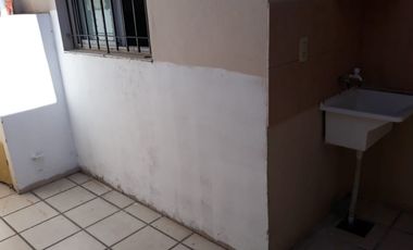 Departamento Tipo Casa en alquiler en Lanus Este