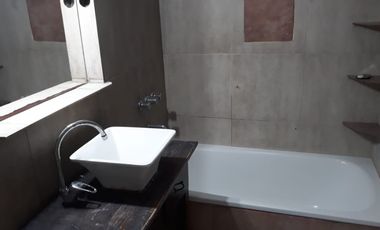 Departamento Tipo Casa en alquiler en Lanus Este