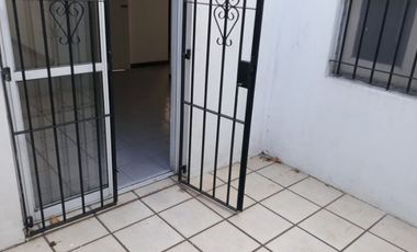 Departamento Tipo Casa en alquiler en Lanus Este