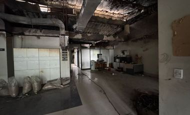 Terreno con construcción en venta en ciudad