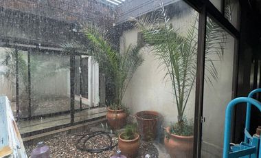 Terreno con construcción en venta en ciudad