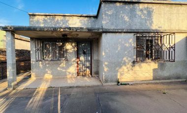 CASA 3 AMBIENTES EN VENTA FLORENCIO VARELA