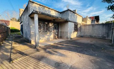 CASA 3 AMBIENTES EN VENTA FLORENCIO VARELA