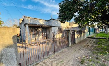 CASA 3 AMBIENTES EN VENTA FLORENCIO VARELA