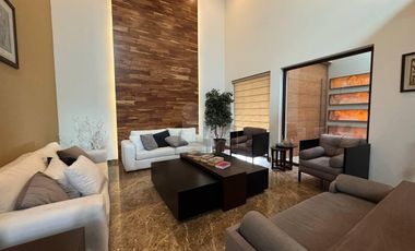 Renta casa premium en Metepec con cine y gimnasio