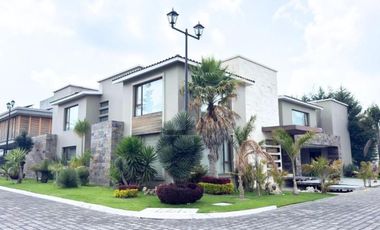 Renta casa premium en Metepec con cine y gimnasio