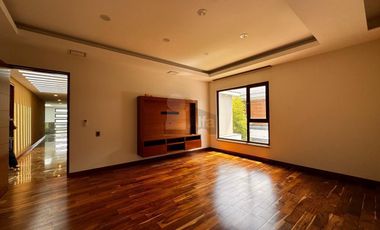Renta casa premium en Metepec con cine y gimnasio