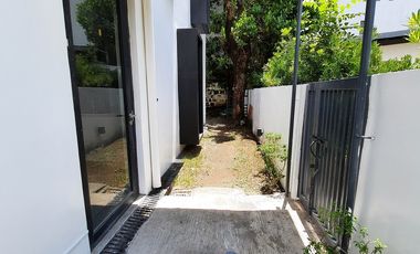 BF Homes Parañaque 4 Bedroom House with 2 Car Garage for Rent