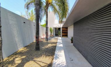 VENTA CASA DE UNA SAOLA PLANTA EN VILLAS DEL MESON CON CUARTO DE SERVICIO