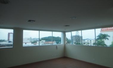 Se alquila excelente oficina 400m2 Sector Norte de Guayaquil