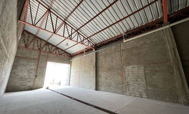ALQUILER BODEGA 306.74M2 DENTRO DE COMPLEJO - VIA A DAULE