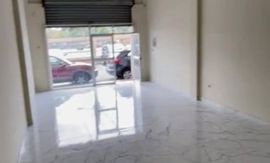 Alquiler local / Ofi-bodega 120m2- Av. Juan Tanca Marengo, dentro de plaza