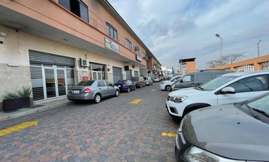 ALQUILER LOCAL / OFI- BODEGA 240M2- AV. JUAN TANCA MARENGO, en complejo
