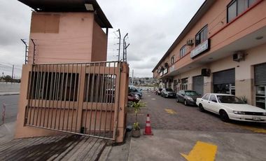 ALQUILER LOCAL / OFI- BODEGA 240M2- AV. JUAN TANCA MARENGO, en complejo