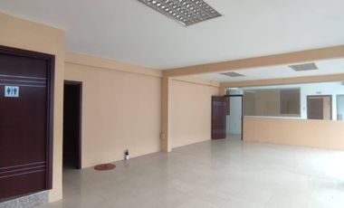 EN ALQUILER OFICINA 81.91M2- AV. CARLOS JULIO AROSEMENA, GUAYAQUIL