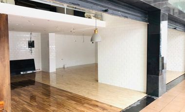 LOCAL EN ALQUILER 75M2 CON MEZZANINE - CENTRO DE GUAYAQUIL