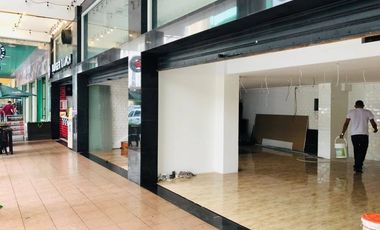 LOCAL EN ALQUILER 75M2 CON MEZZANINE - CENTRO DE GUAYAQUIL