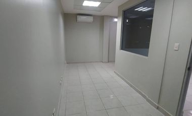 En alquiler Edificio 18 oficinas 460m2, Vía a Daule- al pie de la vía- Gye