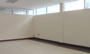 EN ALQUILER OFICINA 39.60M2- AV. CARLOS JULIO AROSEMENA, GUAYAQUIL