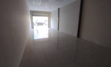 ALQUILER DE LOCAL COMERCIAL - 60MTS - CENTRO DE GUAYAQUIL - ESQUINERO