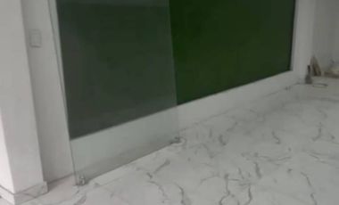 EN ALQUILER LOCAL COMERCIAL 120M2- CENTRO DE GUAYAQUIL, AV. QUITO