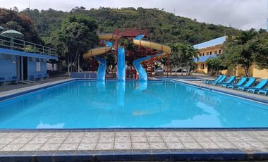 HOTEL EN VENTA - 4800M2 CONST. - CANTÓN ATACAMES, Provincia de Esmeraldas