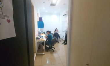 Alquiler Oficina planta alta 200m2- divisiones- Urdesa, Circunvalación Sur
