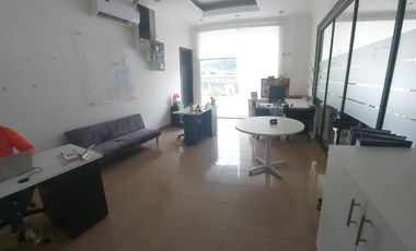 Alquiler Oficina planta alta 200m2- divisiones- Urdesa, Circunvalación Sur