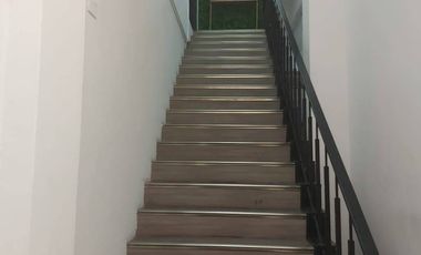 Alquiler Oficina planta alta 200m2- divisiones- Urdesa, Circunvalación Sur