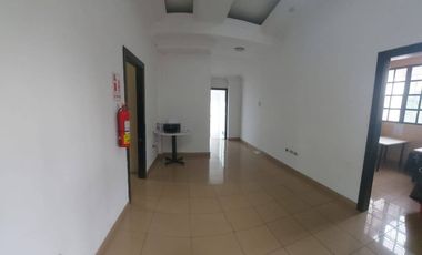 Alquiler Oficina planta alta 200m2- divisiones- Urdesa, Circunvalación Sur