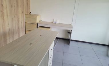 Oficina en alquiler 80m2, Con divisiones- Edif. The Point- Puerto Santa Ana